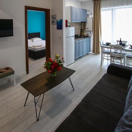 Fratelli Apartments Summerland Mamaia Εξωτερικό φωτογραφία