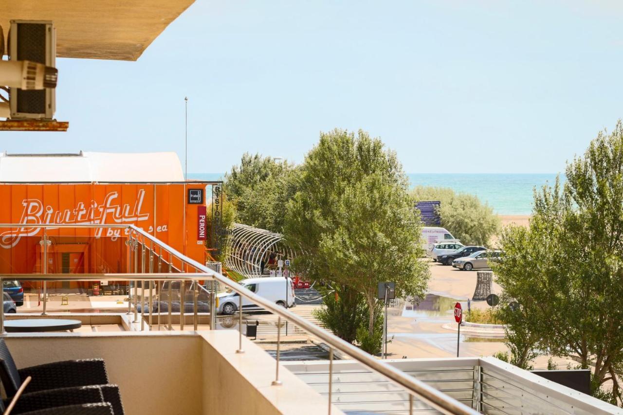 Fratelli Apartments Summerland Mamaia Εξωτερικό φωτογραφία